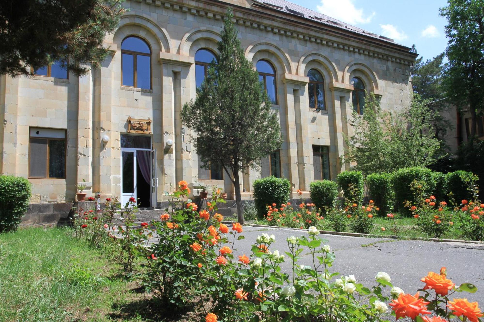 Health Resort Arzni 1 Exterior photo