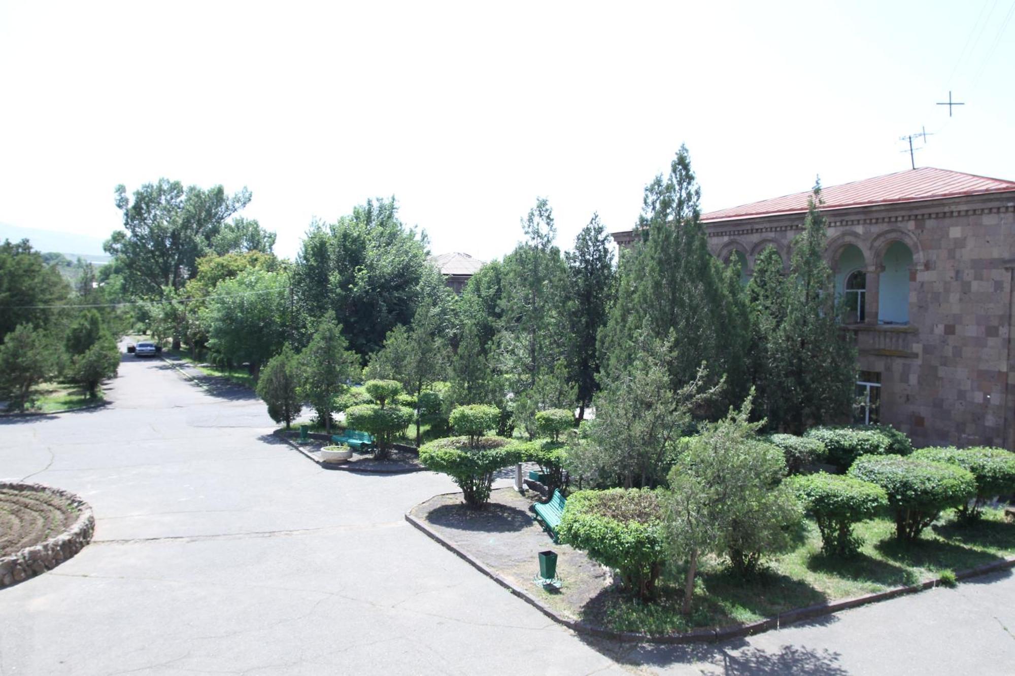 Health Resort Arzni 1 Exterior photo